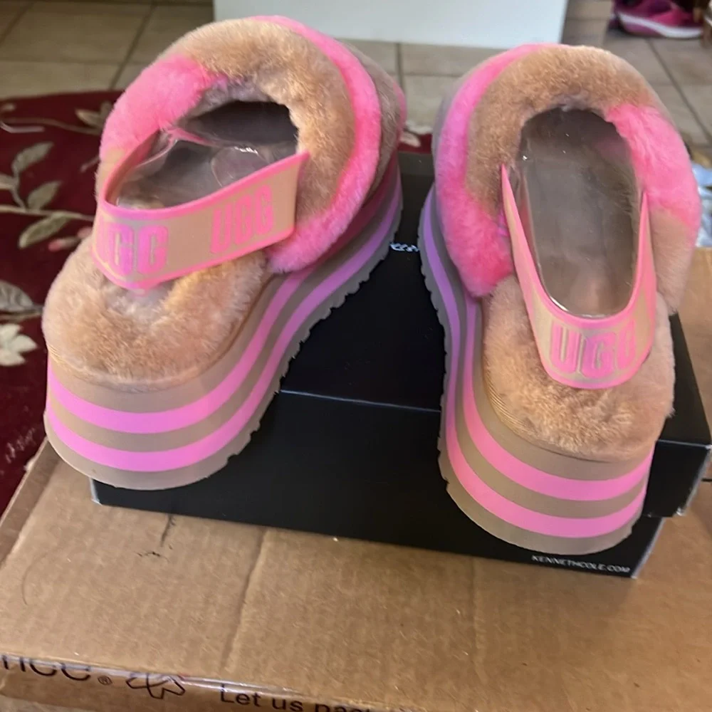 UGG Disco Stripe Slide in Pink and Tan Sz 7 - Picture 5 of 10